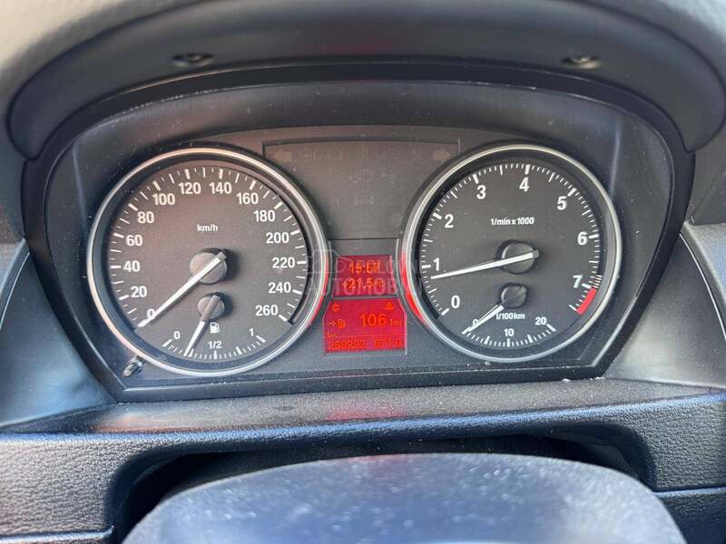 BMW X1 28i