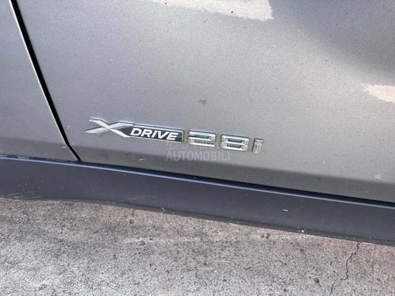 BMW X1 28i