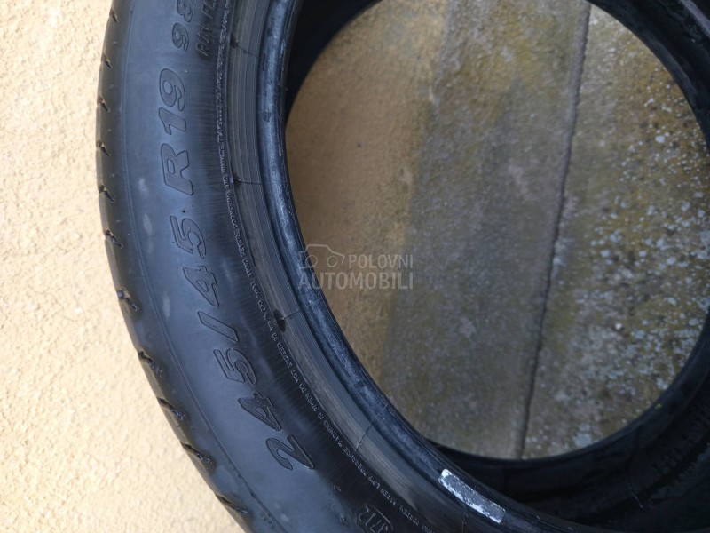 Pirelli 245/45 R19 Letnja