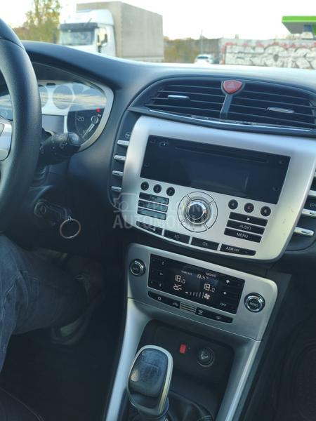 Lancia Delta 200 konja