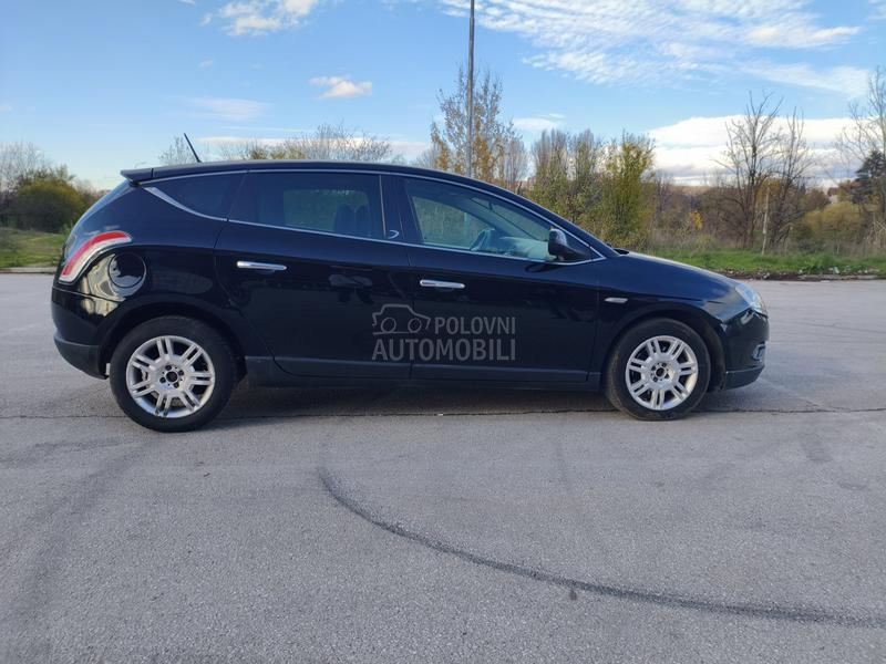 Lancia Delta 200 konja