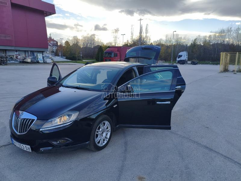 Lancia Delta 200 konja