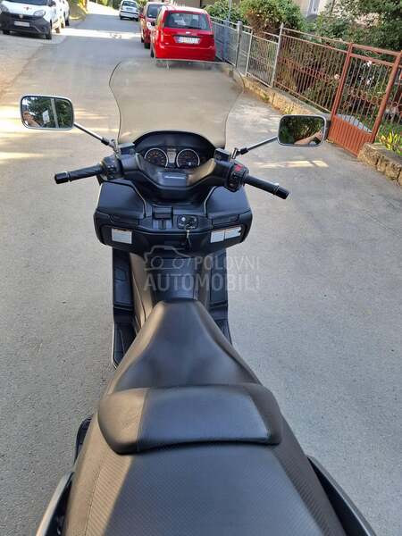 Suzuki Burgman 400