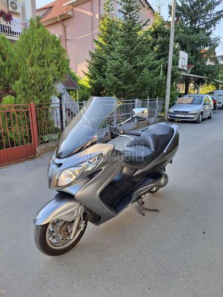 Suzuki Burgman 400