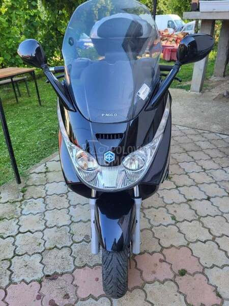Piaggio X8