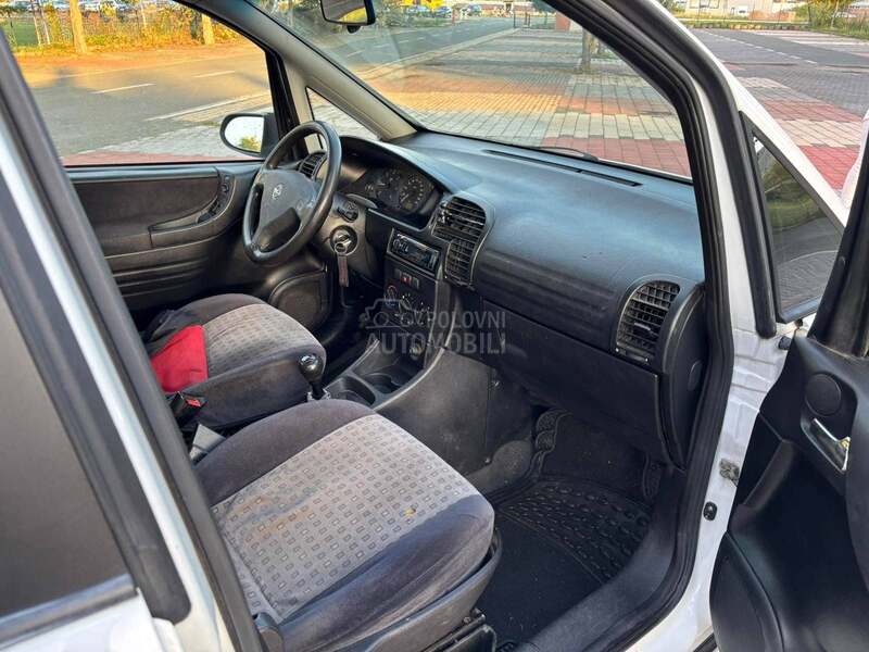 Opel Zafira 