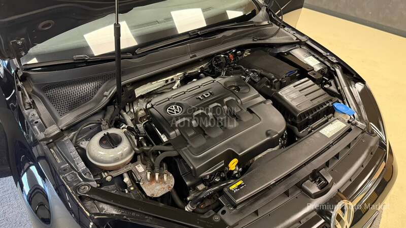 Volkswagen Golf 7 //1.6 TDI//N.AVI/NOV