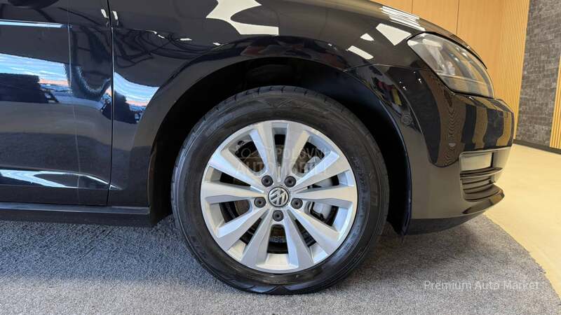 Volkswagen Golf 7 //1.6 TDI//N.AVI/NOV