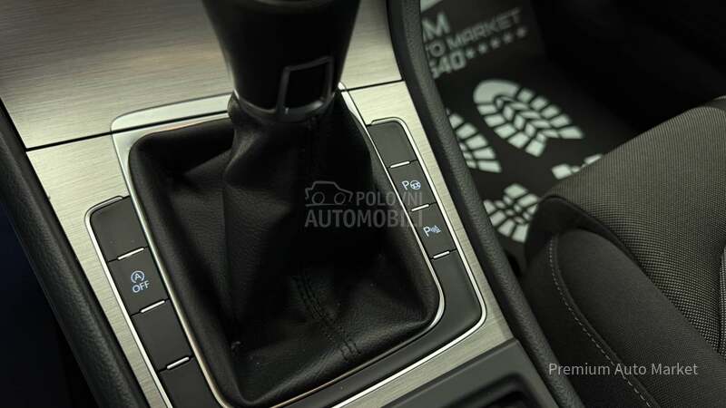 Volkswagen Golf 7 //1.6 TDI//N.AVI/NOV