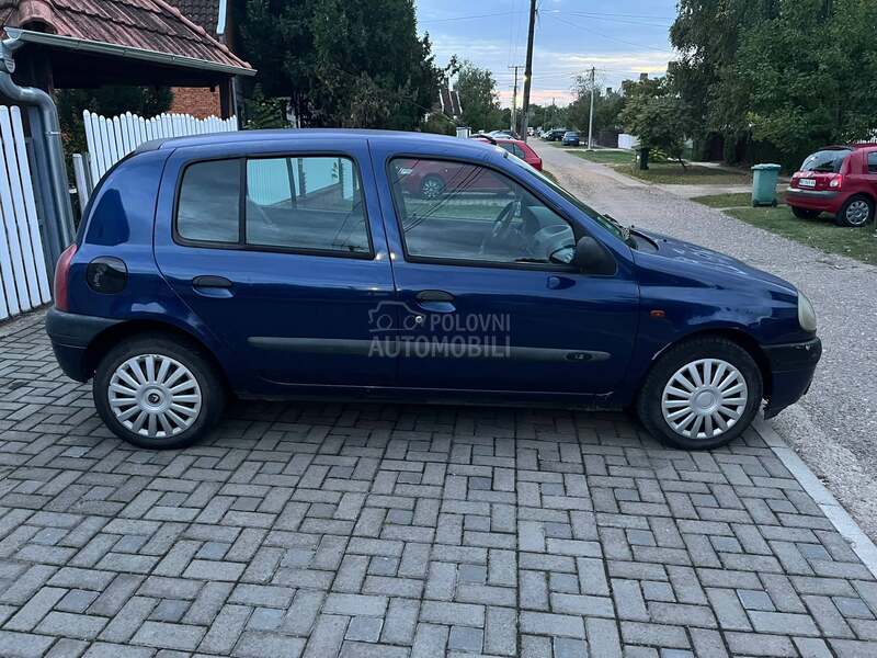 Renault Clio 1.2i//8v//REG09.2026