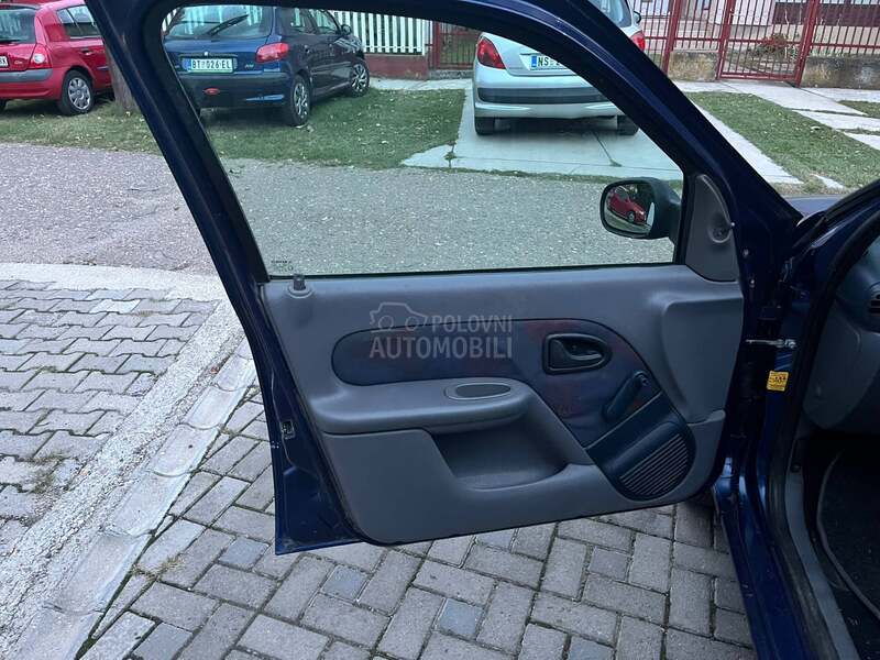 Renault Clio 1.2i//8v//REG09.2026