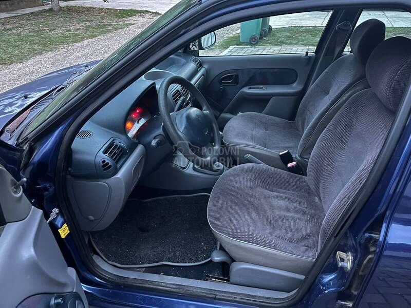 Renault Clio 1.2i//8v//REG09.2026