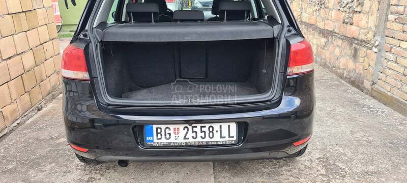 Volkswagen Golf 6 1.6 TDI COMFORTLINE