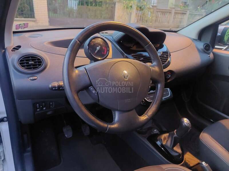 Renault Twingo NIGHT DAY