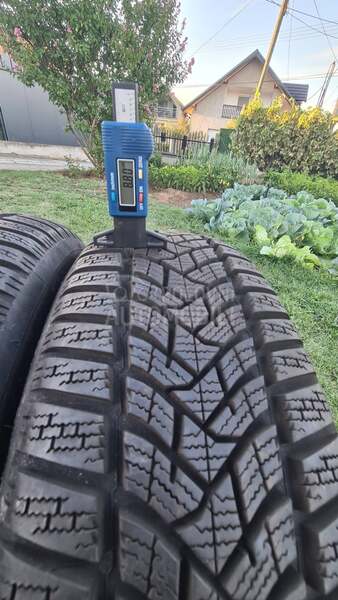Dunlop 195/65 R15 Zimska