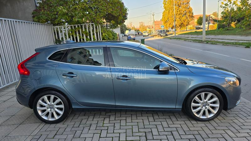 Volvo V40 1.6 D2 MOMENTUM
