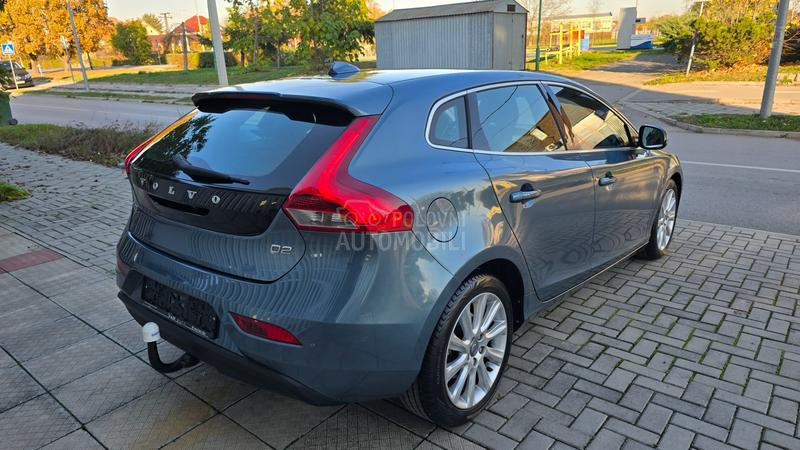 Volvo V40 1.6 D2 MOMENTUM