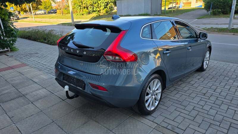 Volvo V40 1.6 D2 MOMENTUM