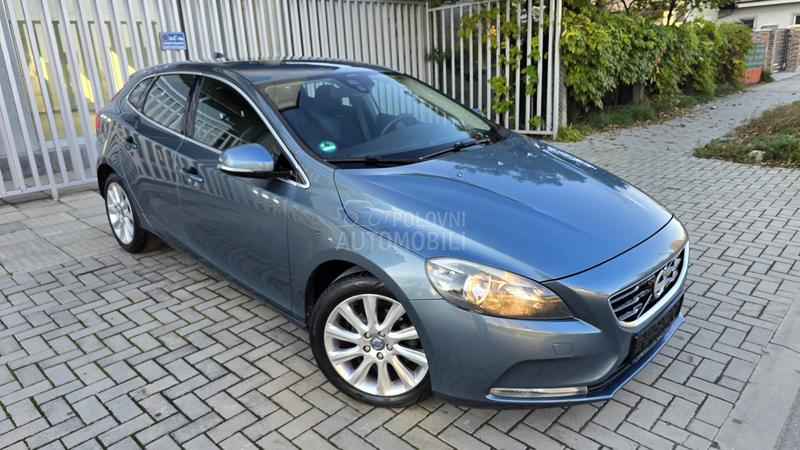 Volvo V40 1.6 D2 MOMENTUM
