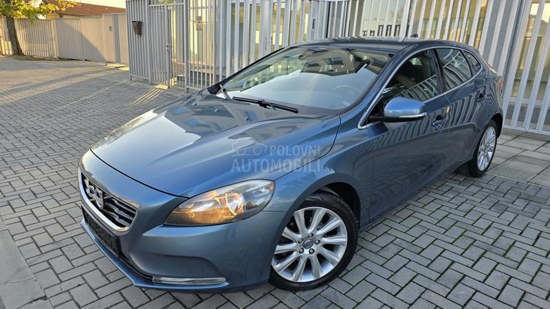 Volvo V40 1.6 D2 MOMENTUM