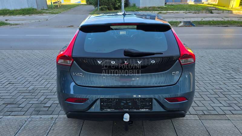 Volvo V40 1.6 D2 MOMENTUM
