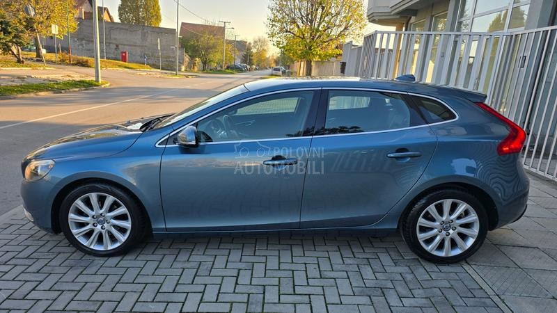 Volvo V40 1.6 D2 MOMENTUM