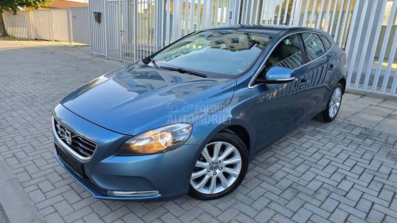 Volvo V40 1.6 D2 MOMENTUM