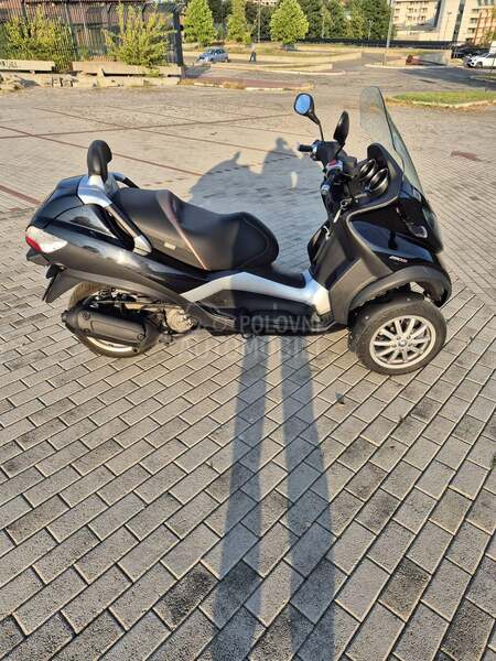 Piaggio mp3 b kategorija