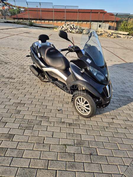 Piaggio mp3 b kategorija
