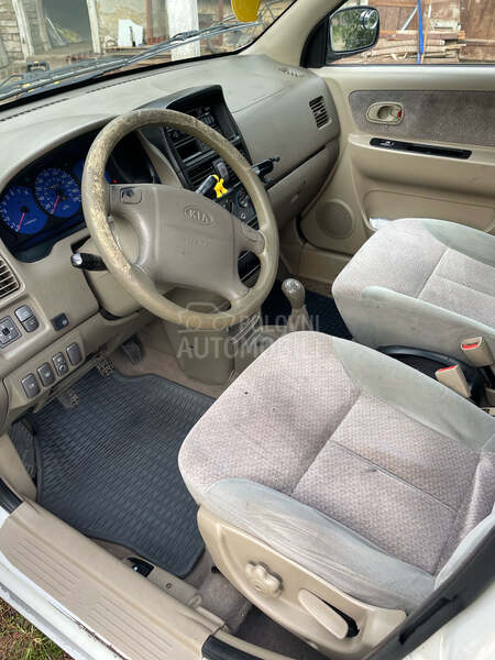 Kia Carens 
