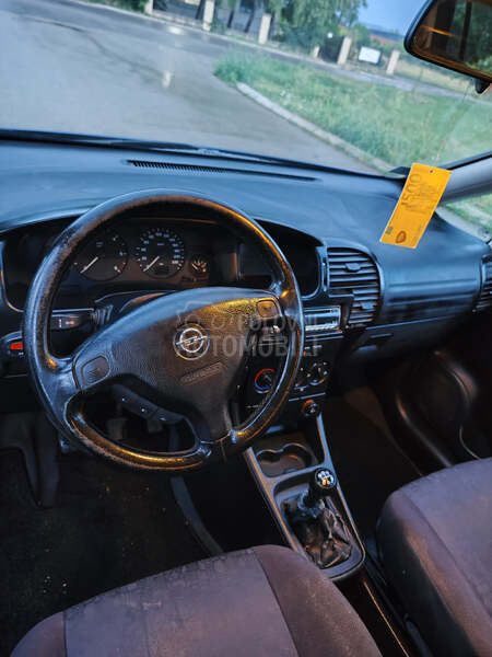 Opel Zafira 