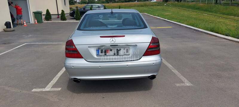 Mercedes Benz E 220 