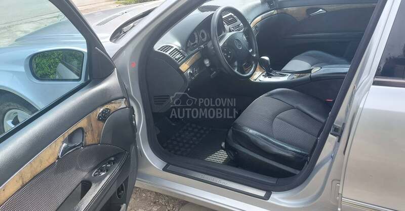 Mercedes Benz E 220 