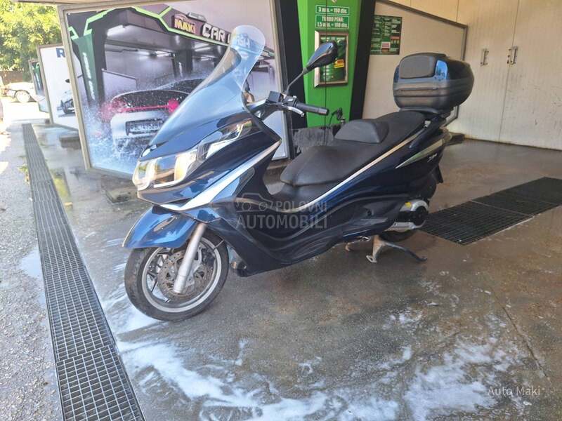 Piaggio X10 500