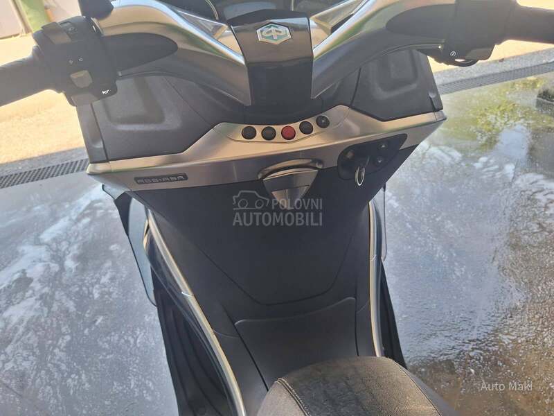 Piaggio X10 500