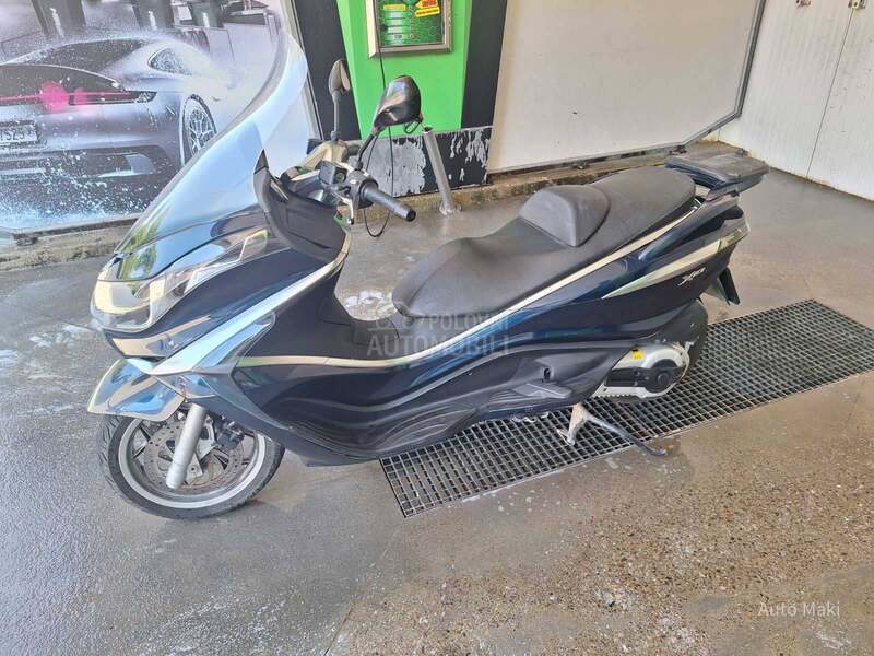 Piaggio X10 500