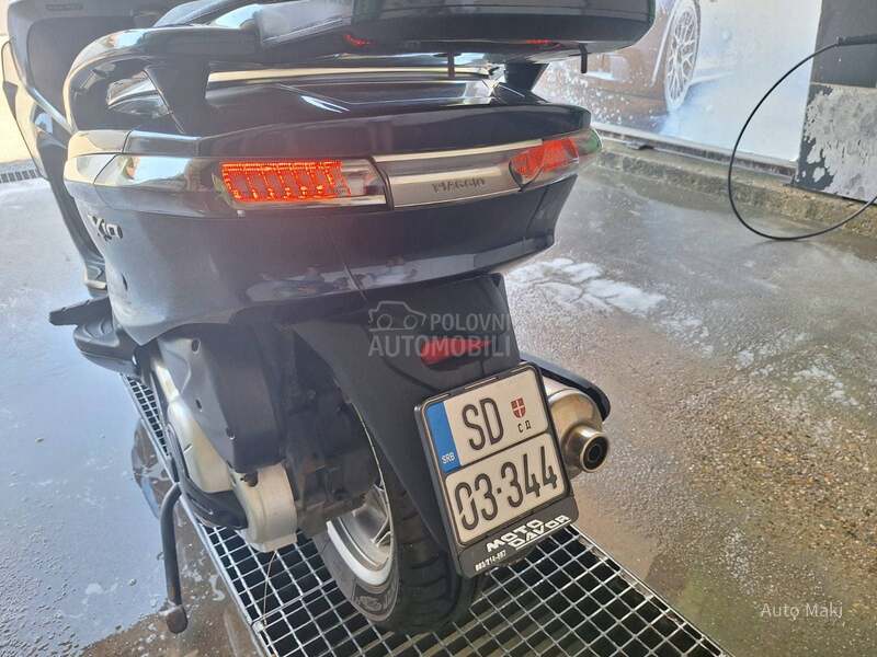 Piaggio X10 500