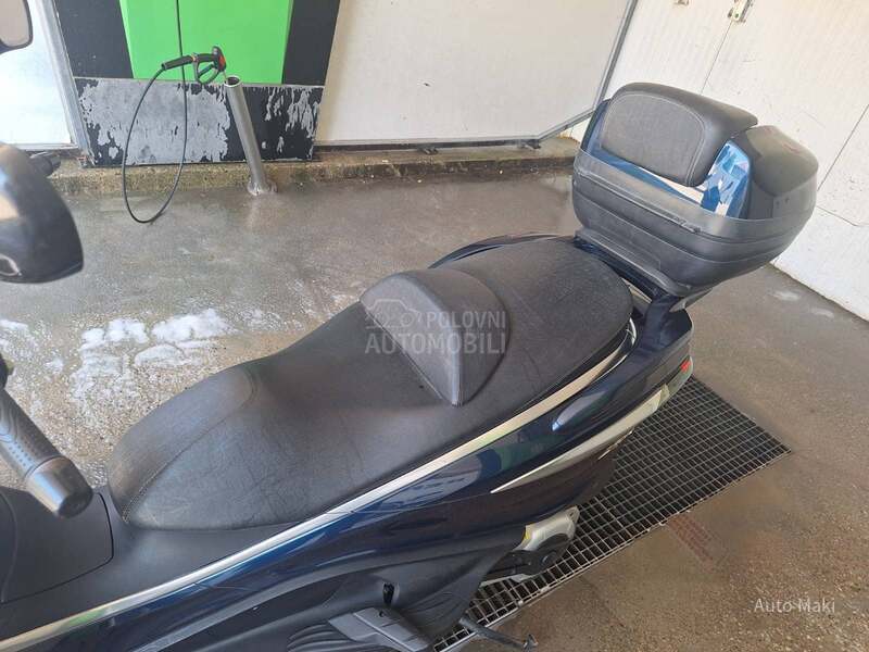 Piaggio X10 500