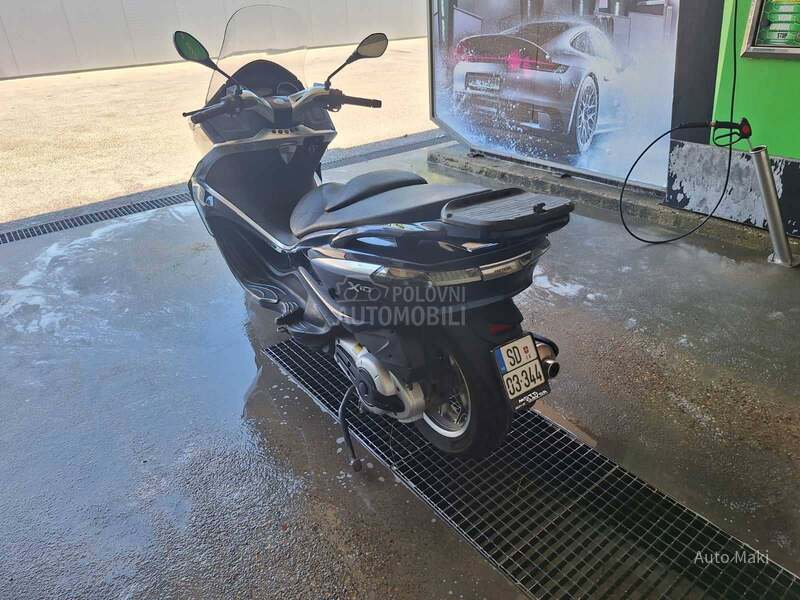 Piaggio X10 500