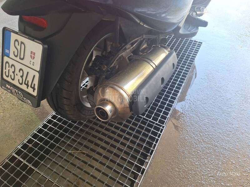 Piaggio X10 500