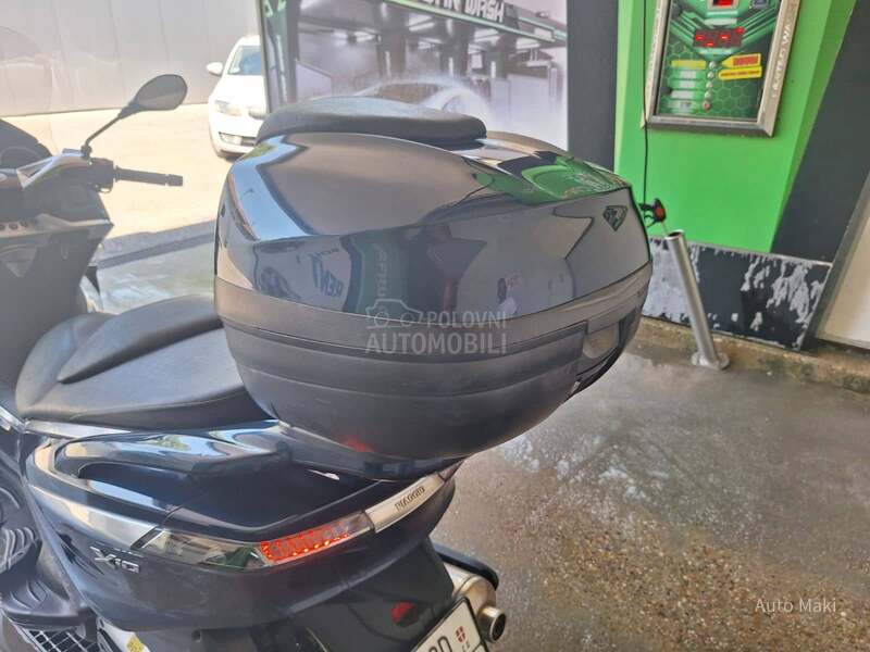 Piaggio X10 500