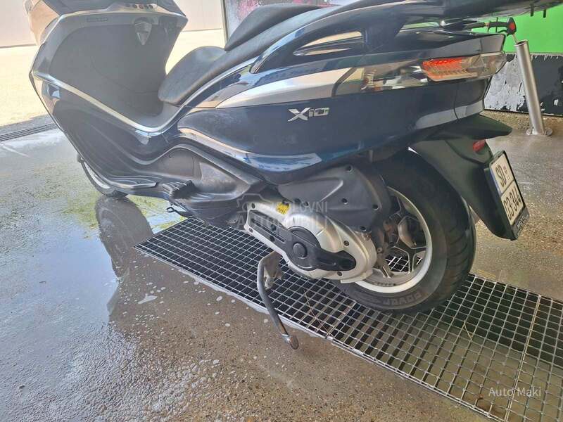 Piaggio X10 500