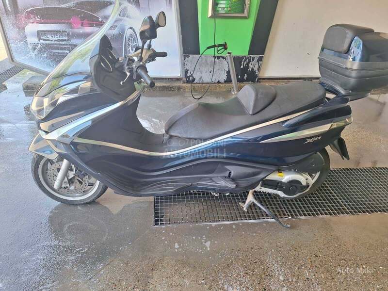 Piaggio X10 500