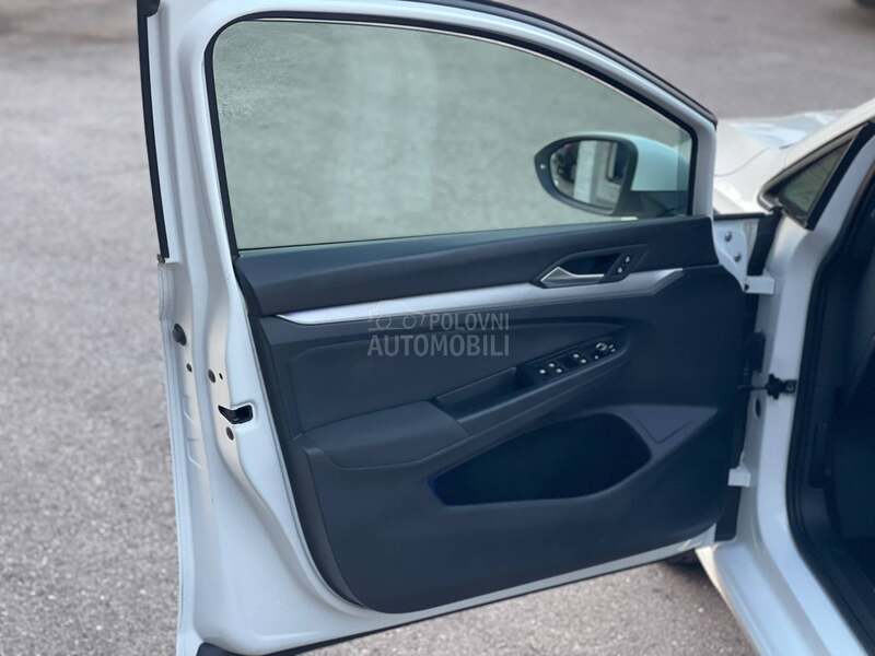 Volkswagen Golf 8 N O V