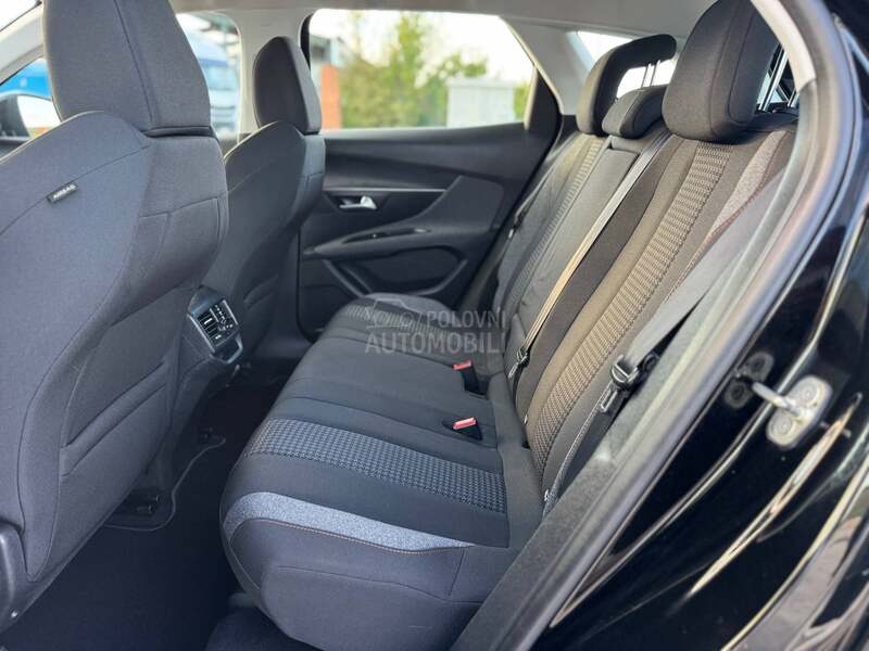 Peugeot 3008 1.2 PureTech Allure