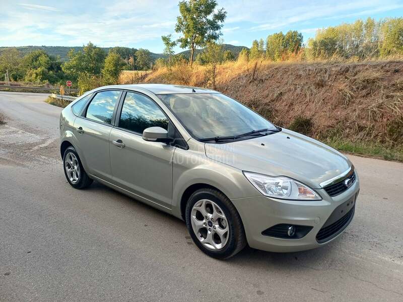 Ford Focus 1.6i CH