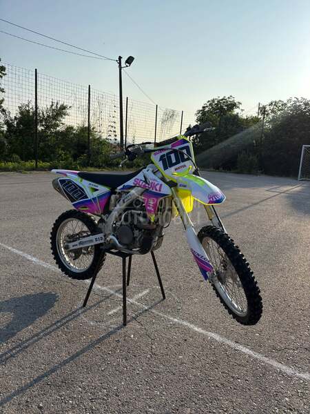 Suzuki Rmz250
