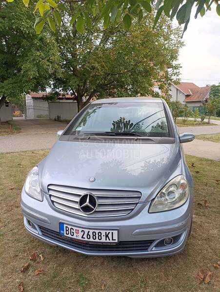 Mercedes Benz B 200 