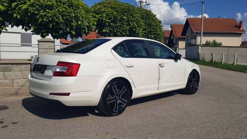 Škoda Octavia 1.4TSI ELEGANCE CH