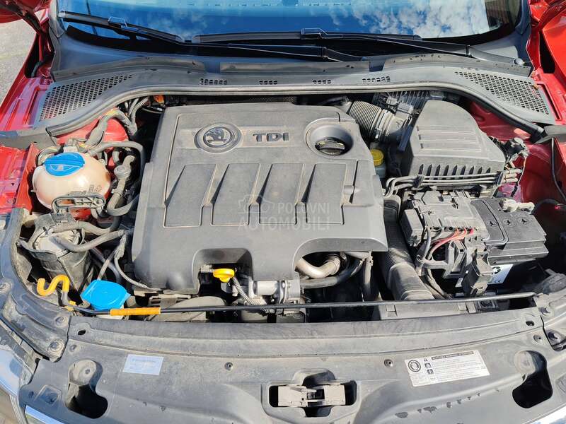Škoda Rapid 1.6 tdi xenon